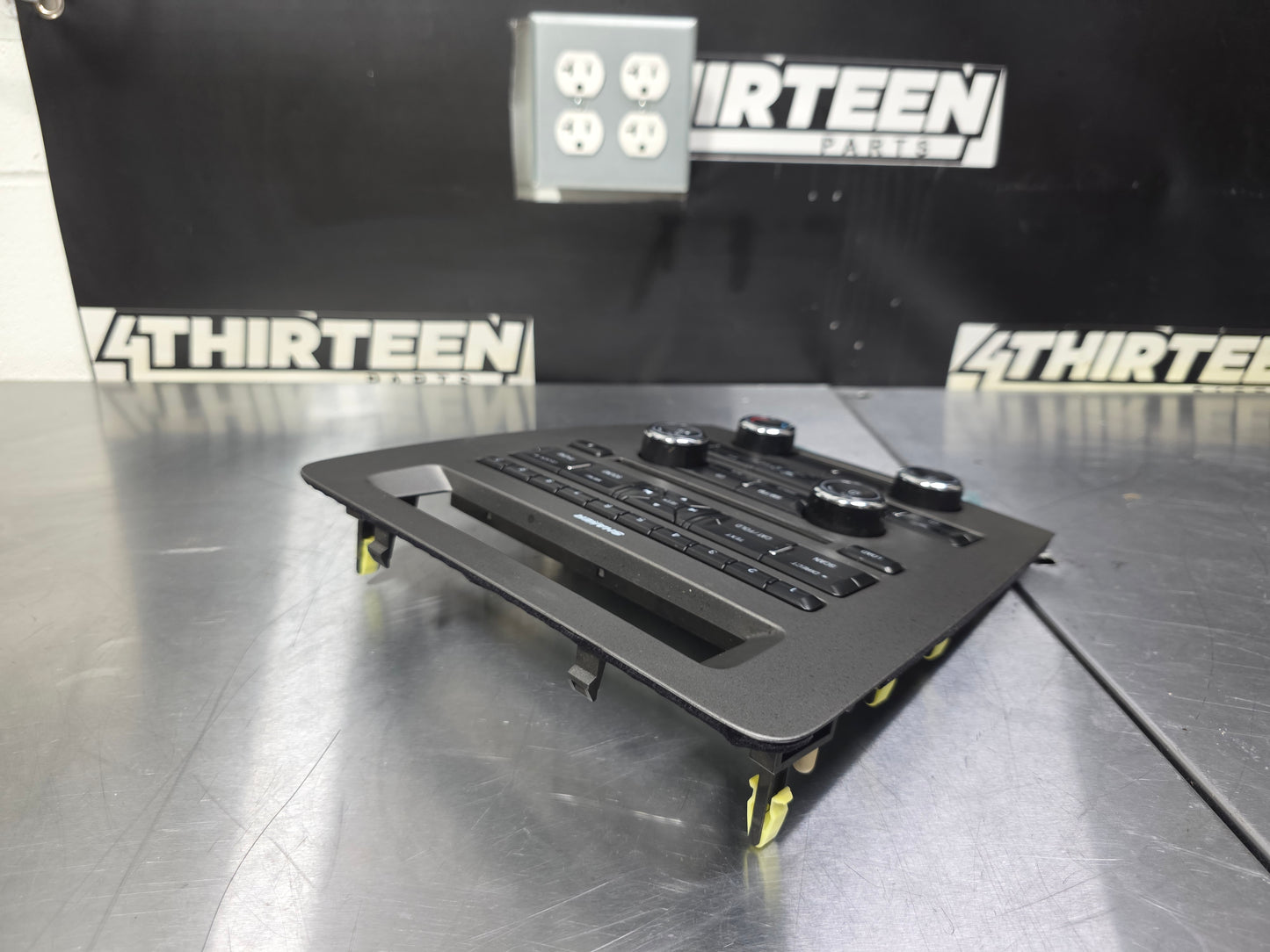 11-14 FORD MUSTANG RADIO TEMPERATURE CONTROL PANEL CR3T-18A802-JA OEM #N750