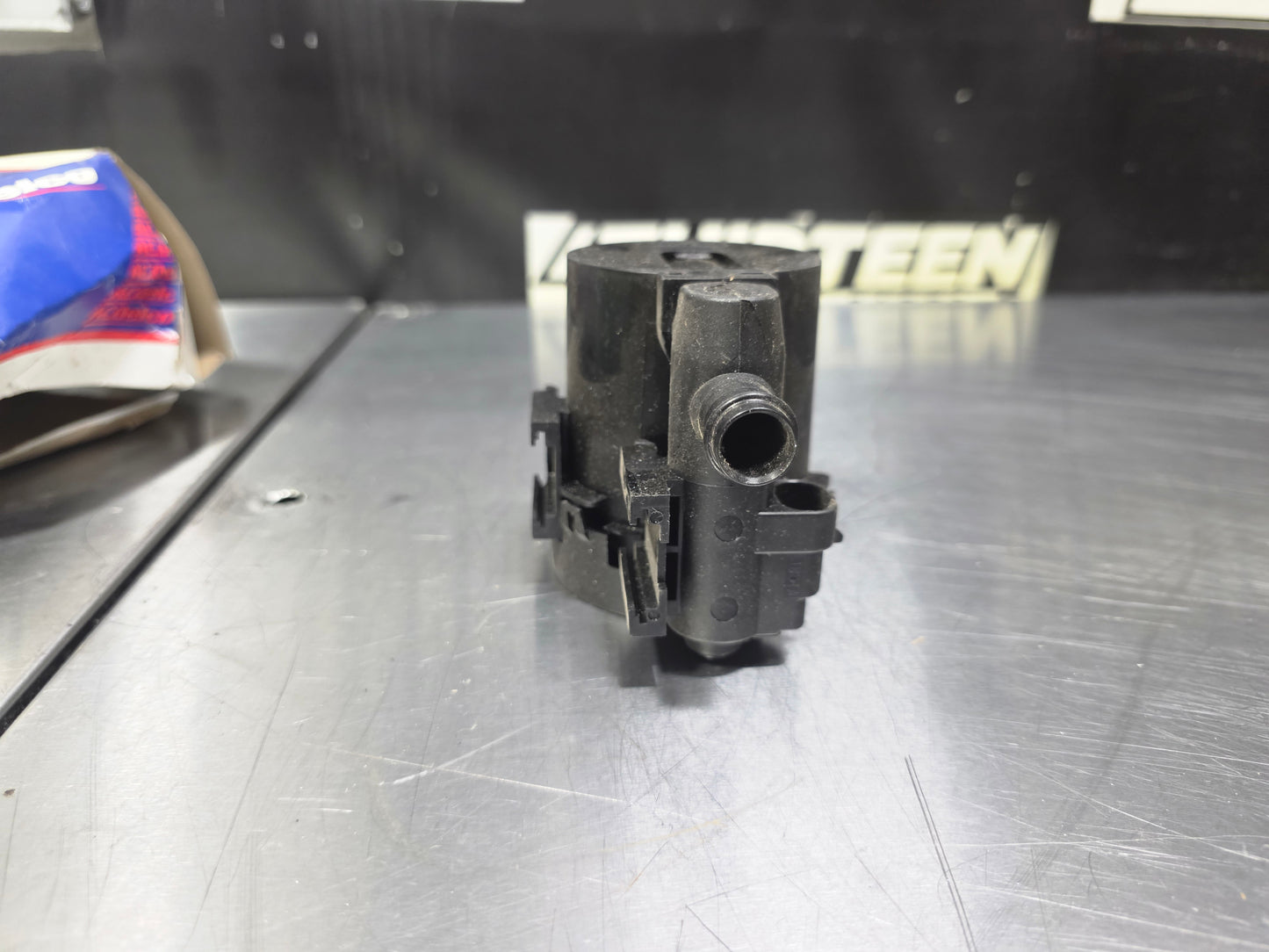 00-10 GMC CHEVY EVAP CANISTER 25932569 AC DELCO #N860