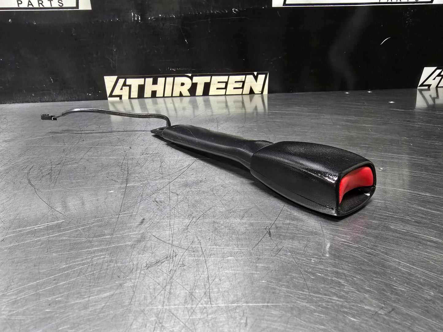 1997-2004 CORVETTE C5 LH LEFT DRIVER SEAT BELT BUCKLE OEM BLACK 88956391 #N49