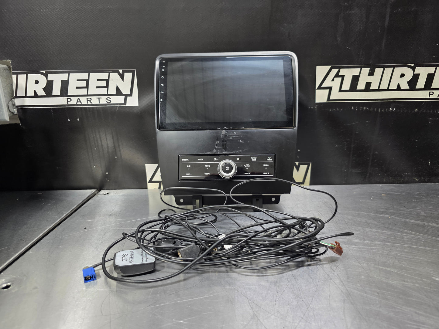 10-14 FORD MUSTANG ANDROID TOUCH SCREEN RADIO W/ TRIM #N829