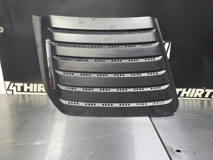 11-14 CHEVY SILVERADO 6.6L DURAMAX RH PASSENGER HOOD VENT 22753693 OEM #N786