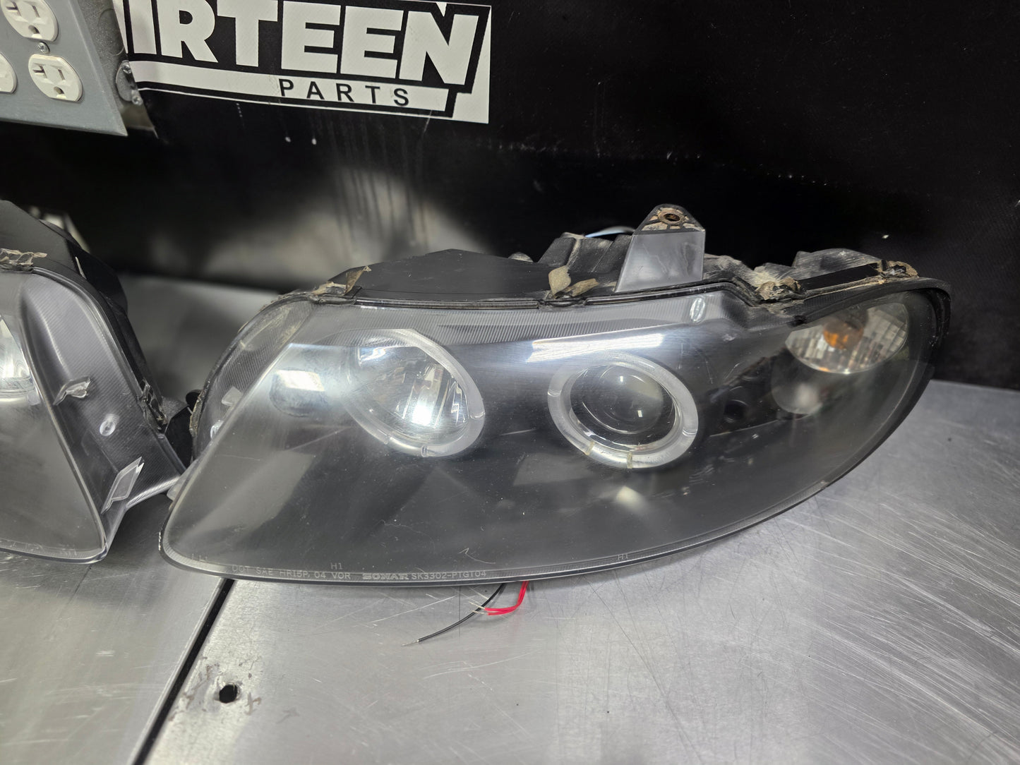 04-06 PONTIAC GTO SPYDER HALO HEADLIGHTS #N794