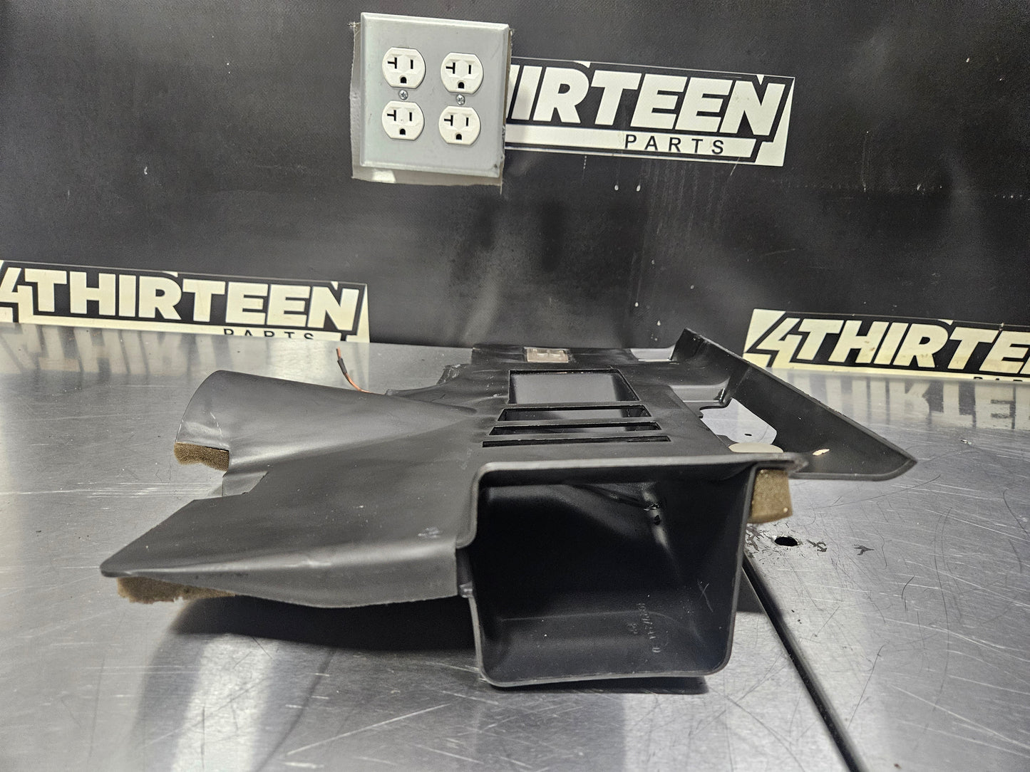 97-04 C5 CORVETTE FRONT RIGHT UNDER DASH HUSH PANEL OEM 10247542 #N867
