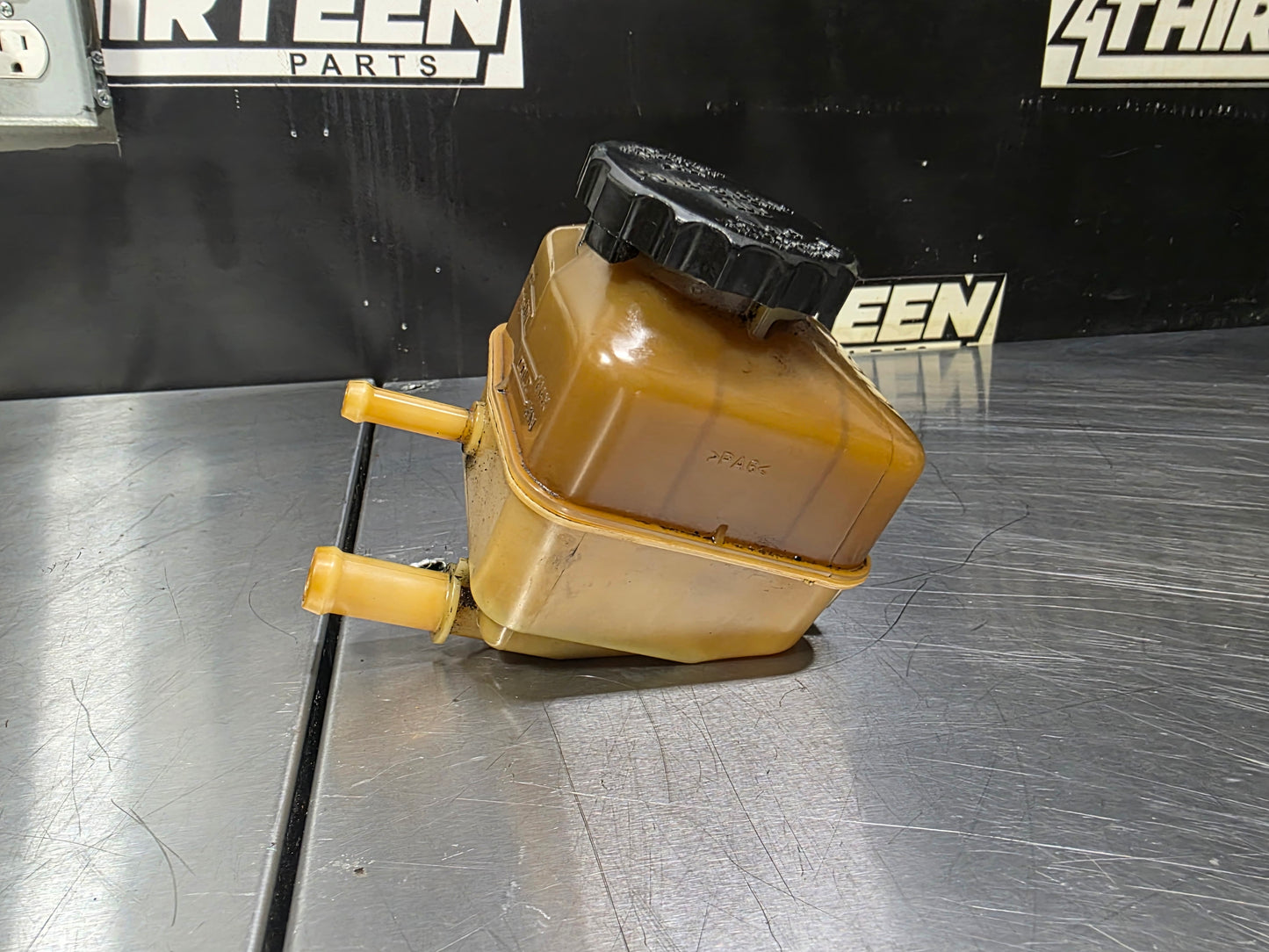 04-06 PONTIAC GTO POWER STEERING RESERVOIR OEM #N853