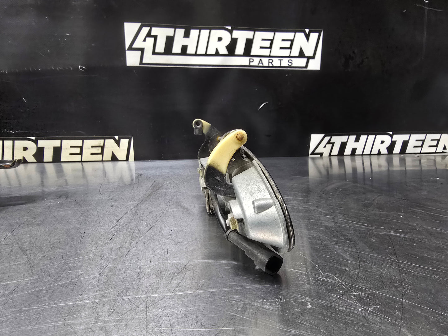 04-06 PONTIAC GTO LH DRIVER SIDE EXTERIOR DOOR HANDLE BLK OEM #N1
