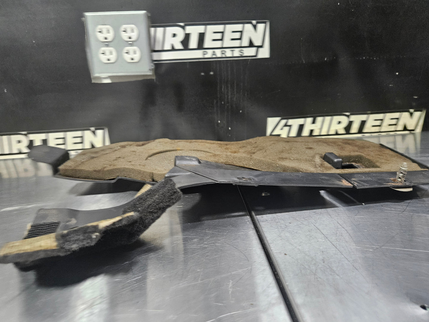 97-04 CORVETTE C5 RH LOWER HUSH PANEL 10409461 OEM #N866