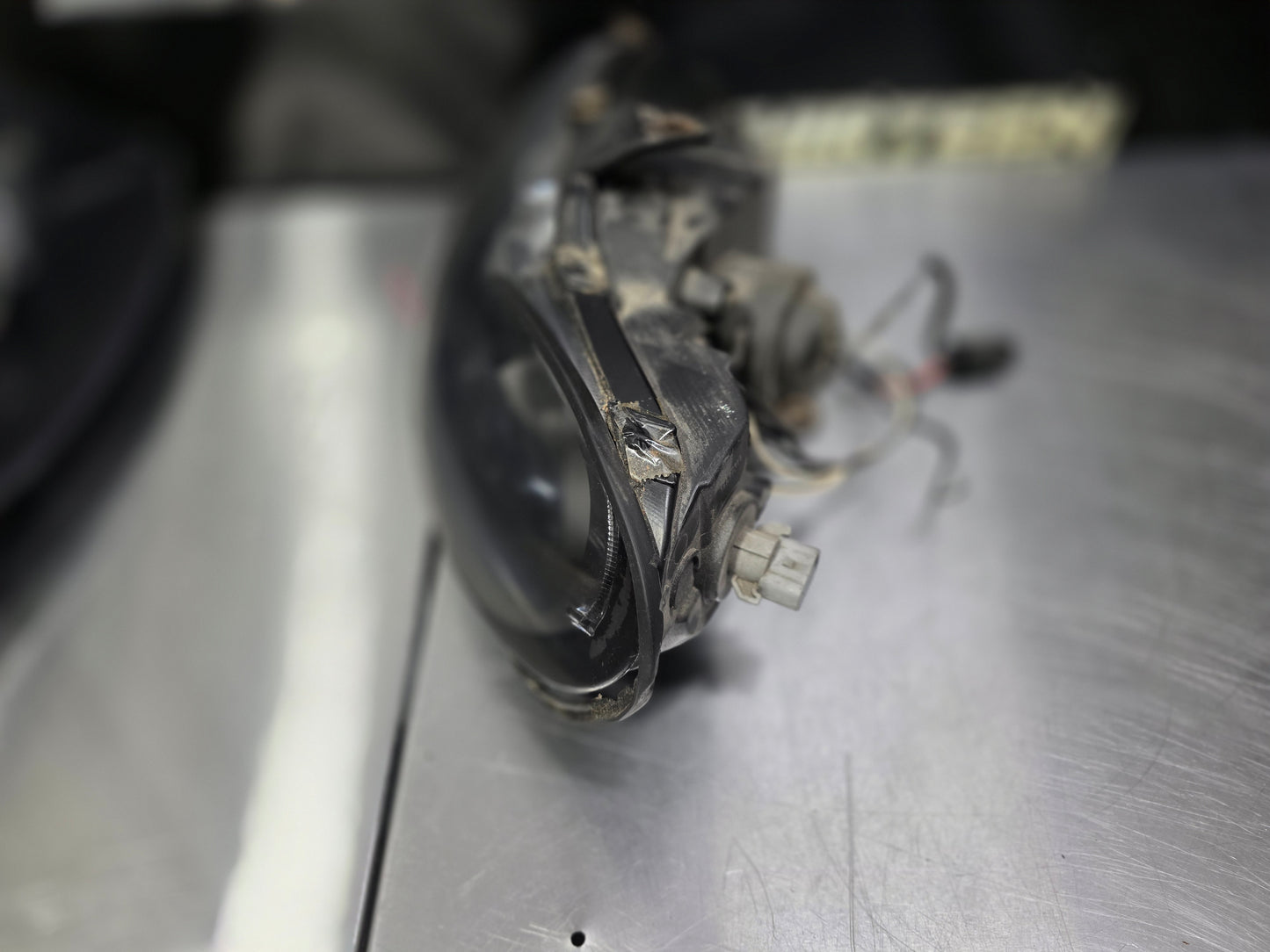 04-06 PONTIAC GTO SPYDER HALO HEADLIGHTS #N794