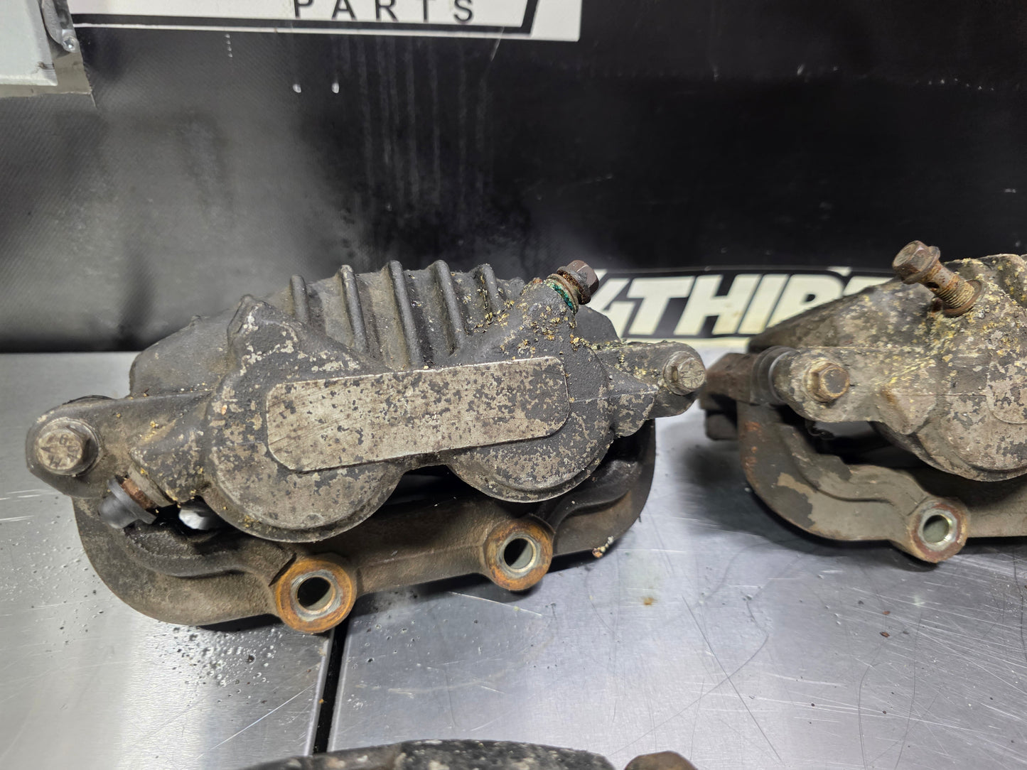 2004 PONTIAC GTO CALIPERS FRONT AND REAR SET OEM #N855