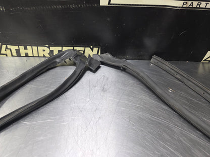 97-04 C5 CORVETTE LH DRIVER SIDE DOOR WEATHER STRIP SEAL OEM #N734