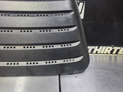 11-14 CHEVY SILVERADO 6.6L DURAMAX RH PASSENGER HOOD VENT 22753693 OEM #N786