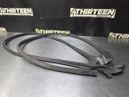 97-04 C5 CORVETTE LH DRIVER SIDE DOOR WEATHER STRIP SEAL OEM #N734