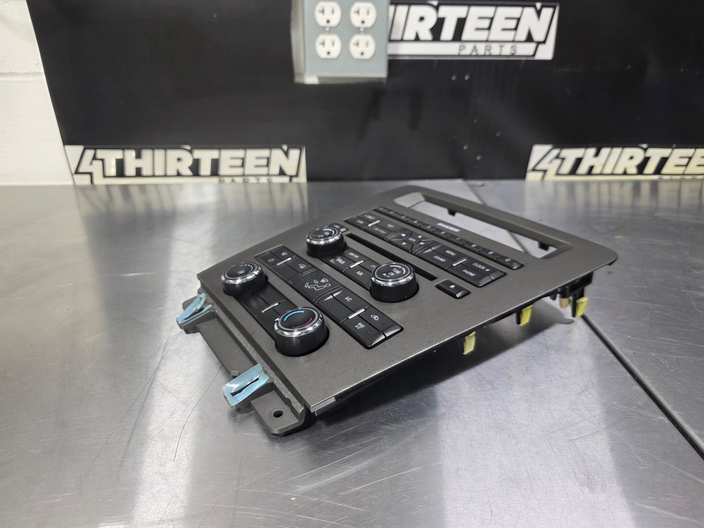 11-14 FORD MUSTANG RADIO TEMPERATURE CONTROL PANEL CR3T-18A802-JA OEM #N750
