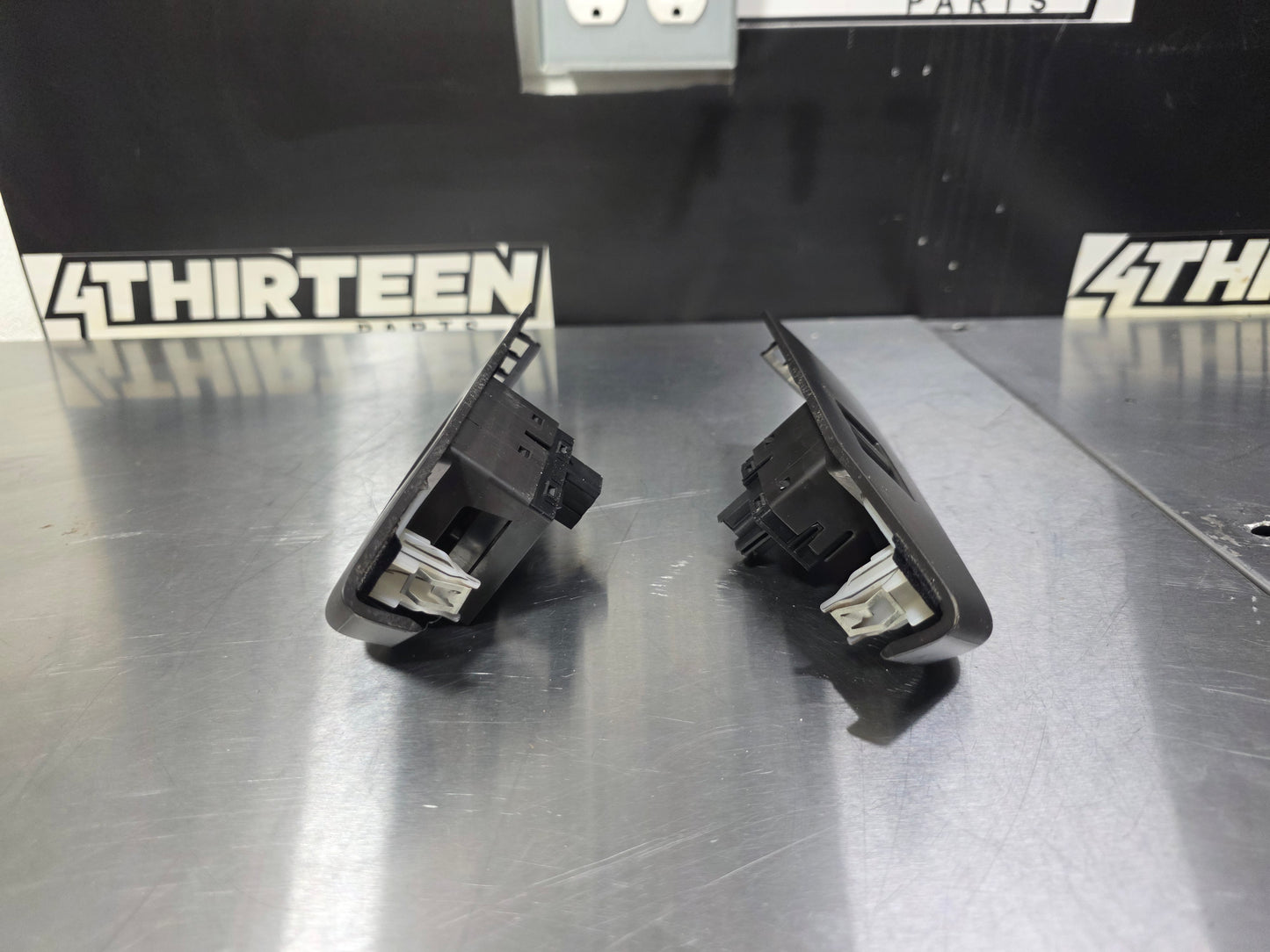 10-14 FORD MUSTANG LH&RH DRIVER AND PASSENGER  WINDOW SWITCHES OEM #N753