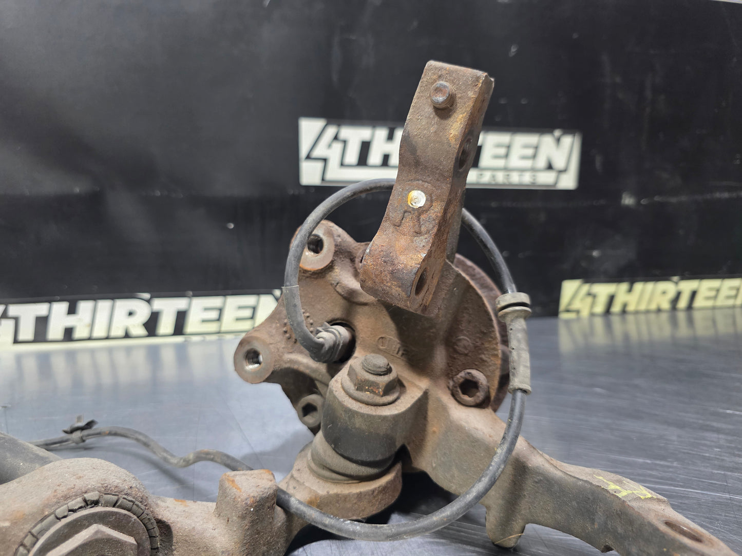 04-06 PONTIAC GTO RF PASSENGER FRONT KNEE ASSEMBLY OEM #N726