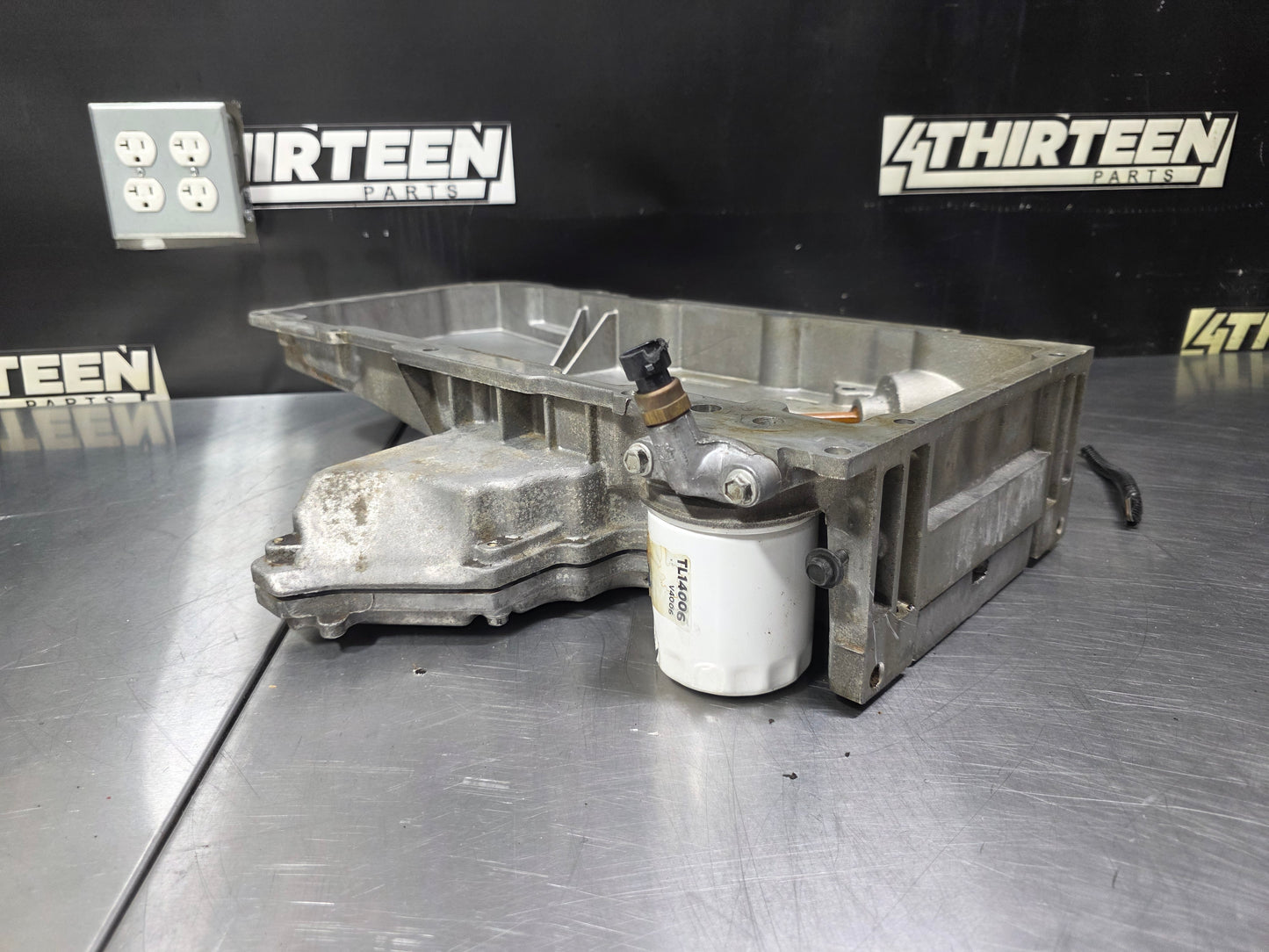 97-04 C5 CORVETTE 2 PIECE BATWING OIL PAN 12562019 OEM #N824