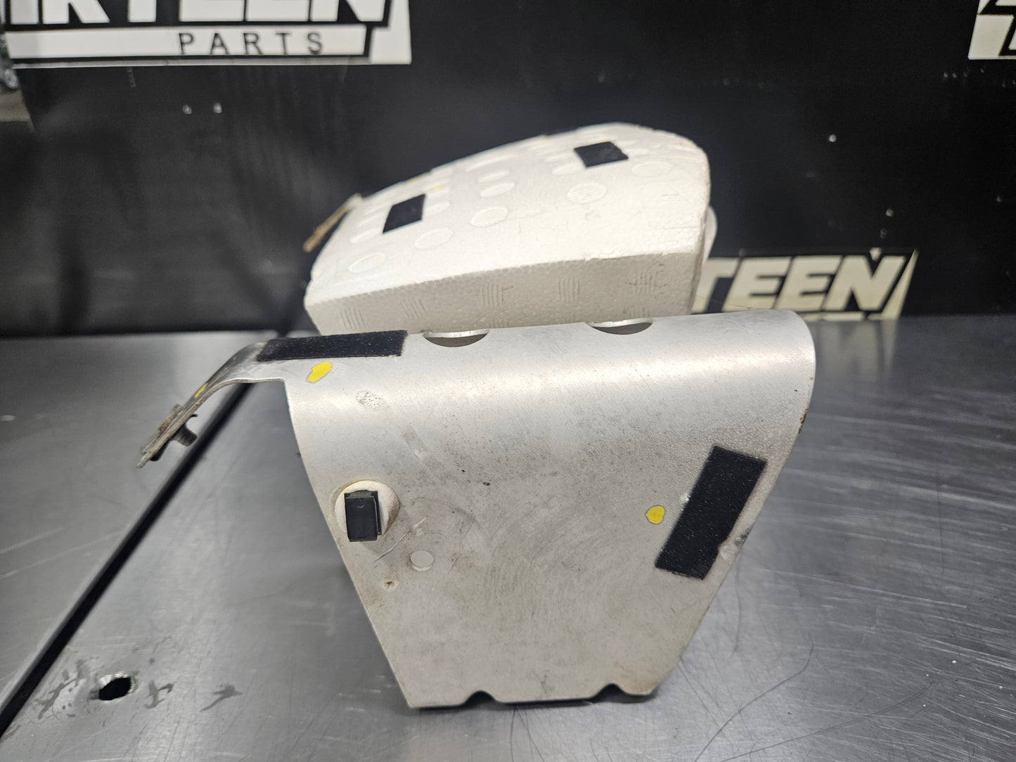 97-04 C5 CORVETTE INNER KNEE BOLSTER BRACE OEM #N876