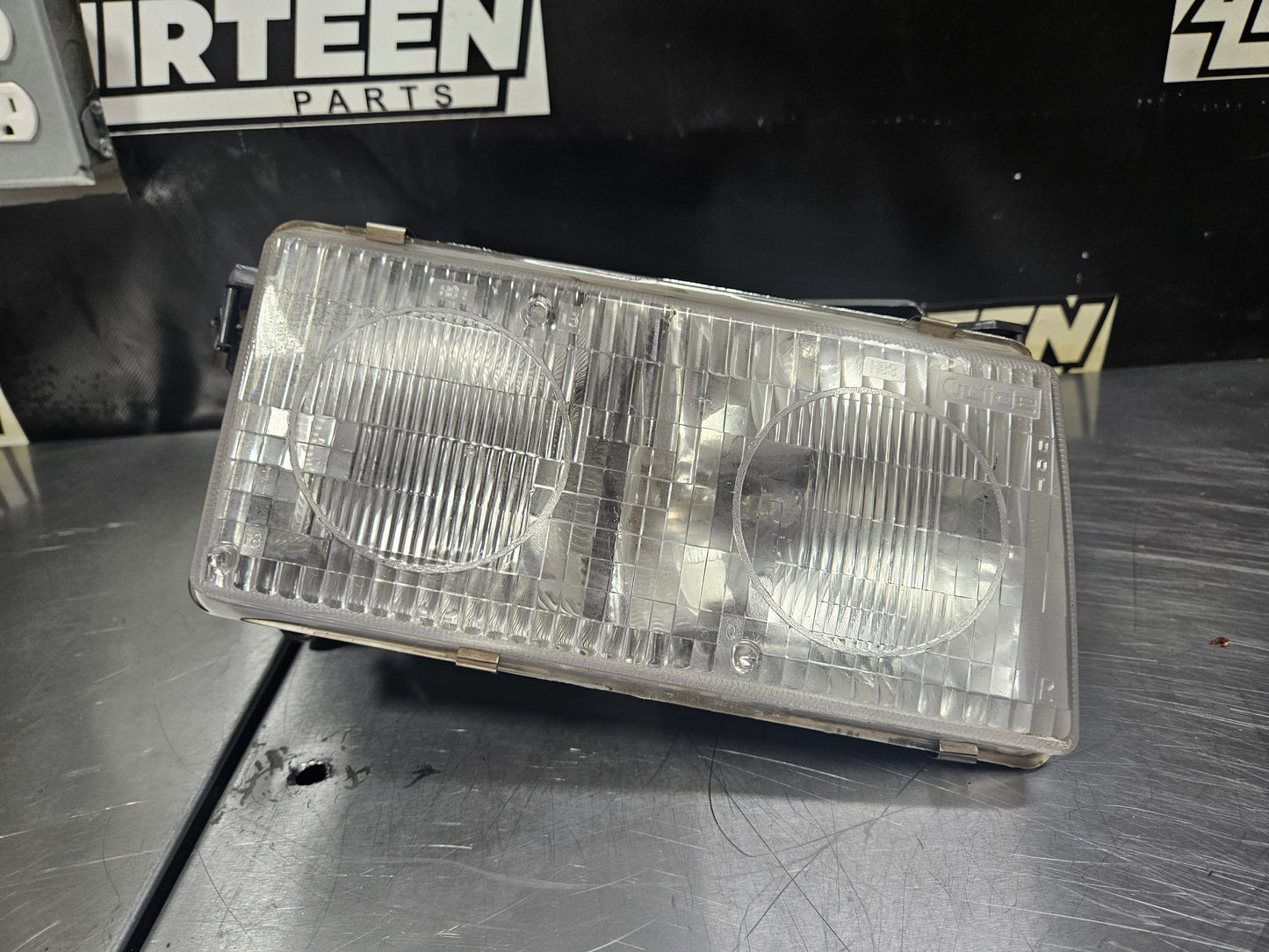 97-04 CORVETTE C5 RH PASSENGER HEADLIGHT BRACKET INCOMPLETE #N877