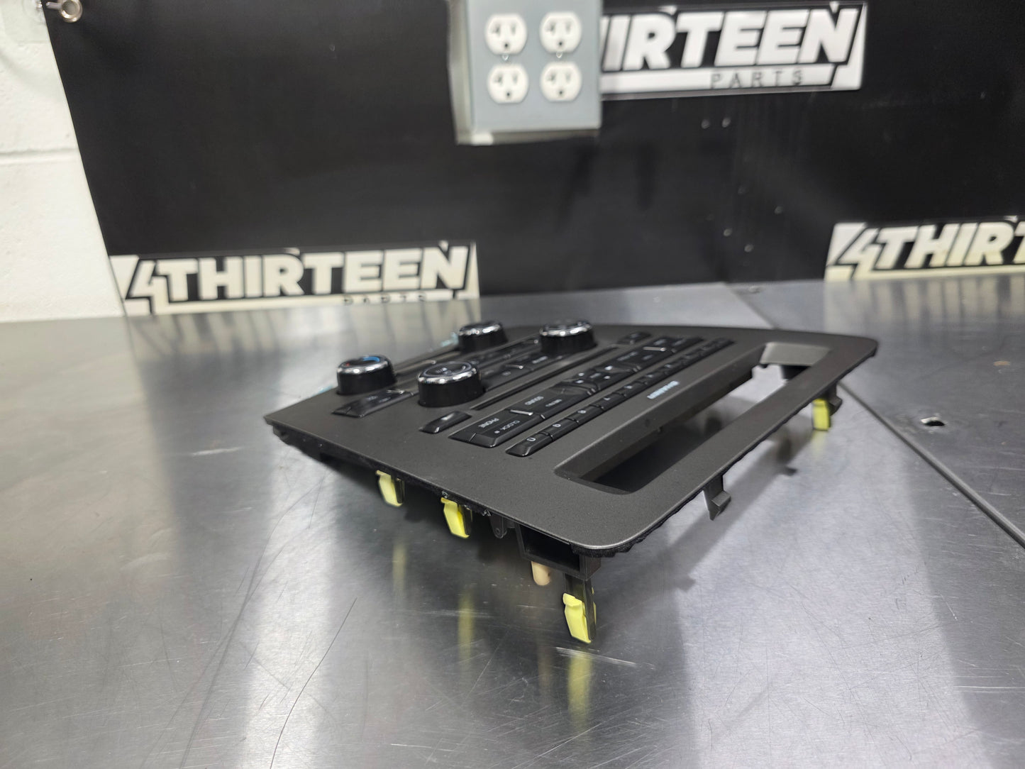 11-14 FORD MUSTANG RADIO TEMPERATURE CONTROL PANEL CR3T-18A802-JA OEM #N750