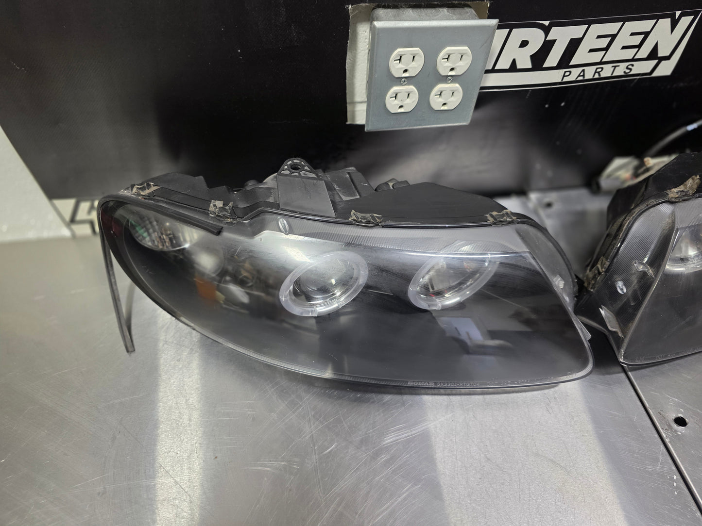 04-06 PONTIAC GTO SPYDER HALO HEADLIGHTS #N794