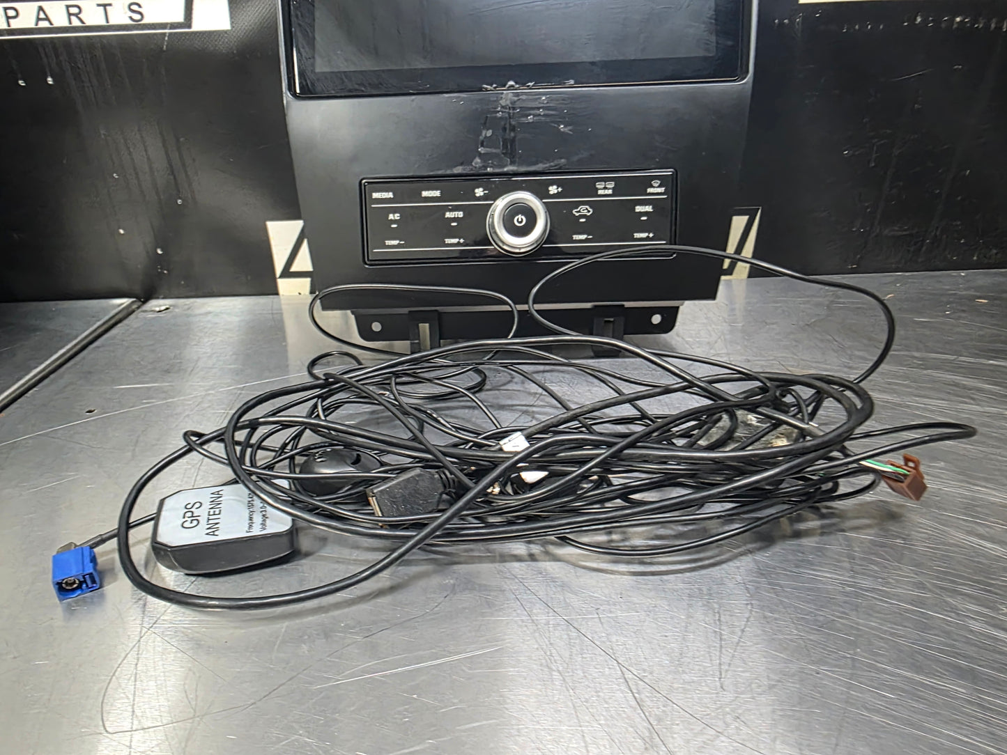 10-14 FORD MUSTANG ANDROID TOUCH SCREEN RADIO W/ TRIM #N829