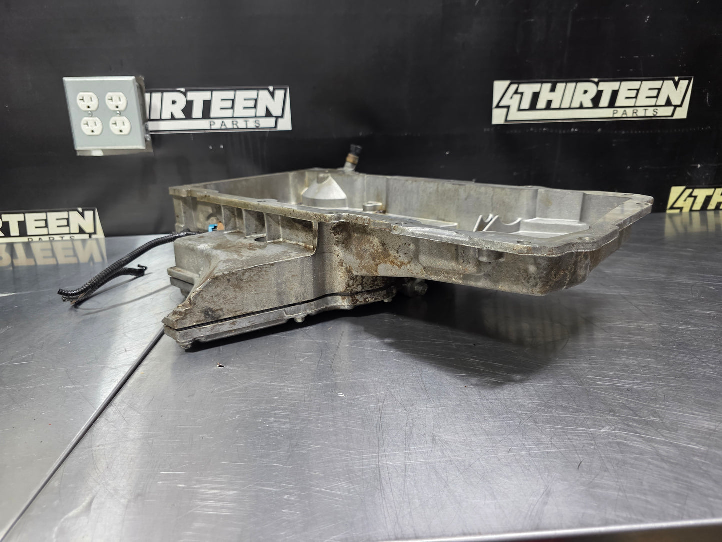 97-04 C5 CORVETTE 2 PIECE BATWING OIL PAN 12562019 OEM #N824