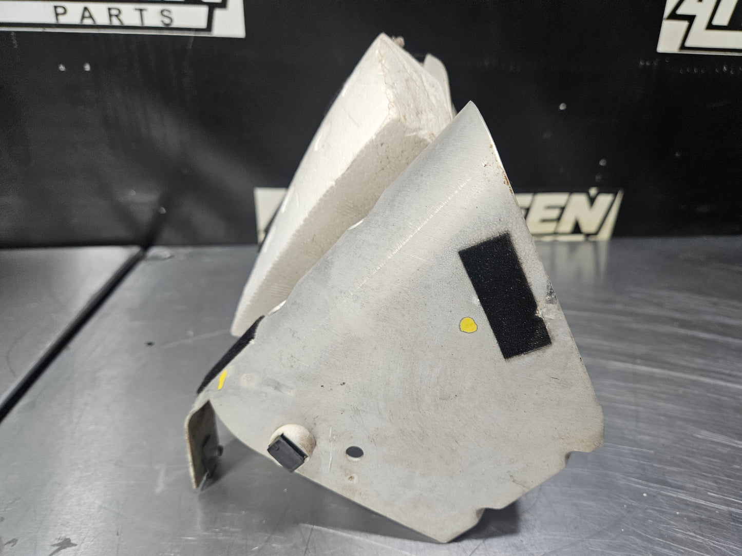 97-04 C5 CORVETTE INNER KNEE BOLSTER BRACE OEM #N876