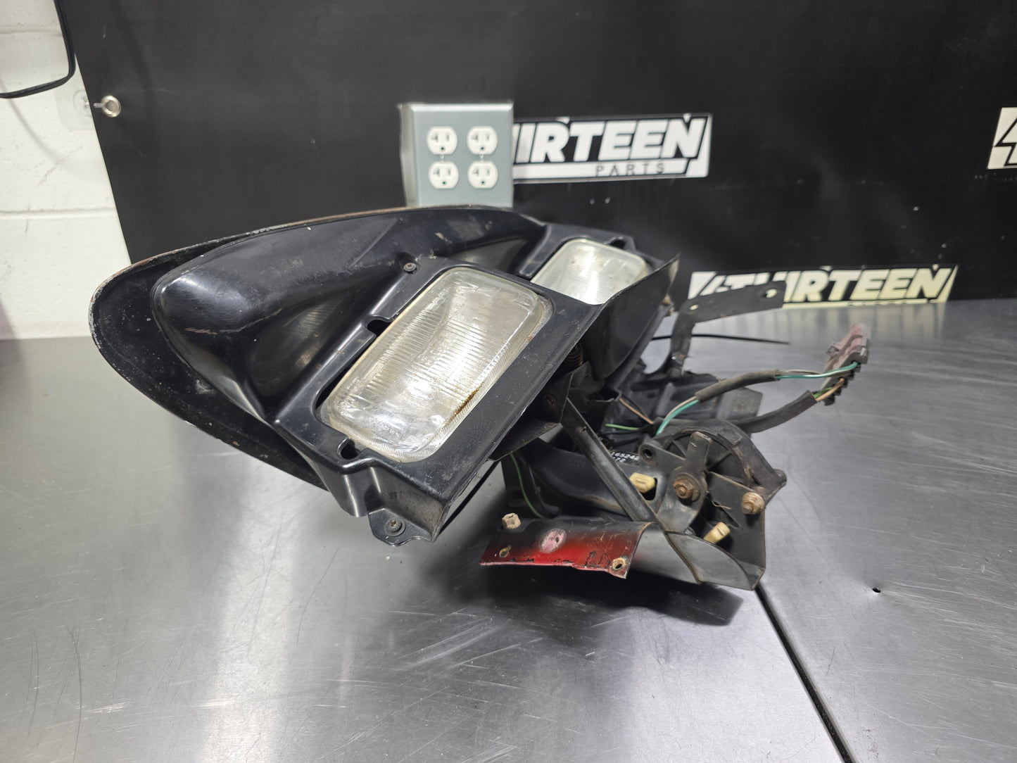 98-02 PONTIAC TRANS AM/FIRE BIRD LH DRIVER SIDE HEADLIGHT ASSEMBLEY OEM #N798