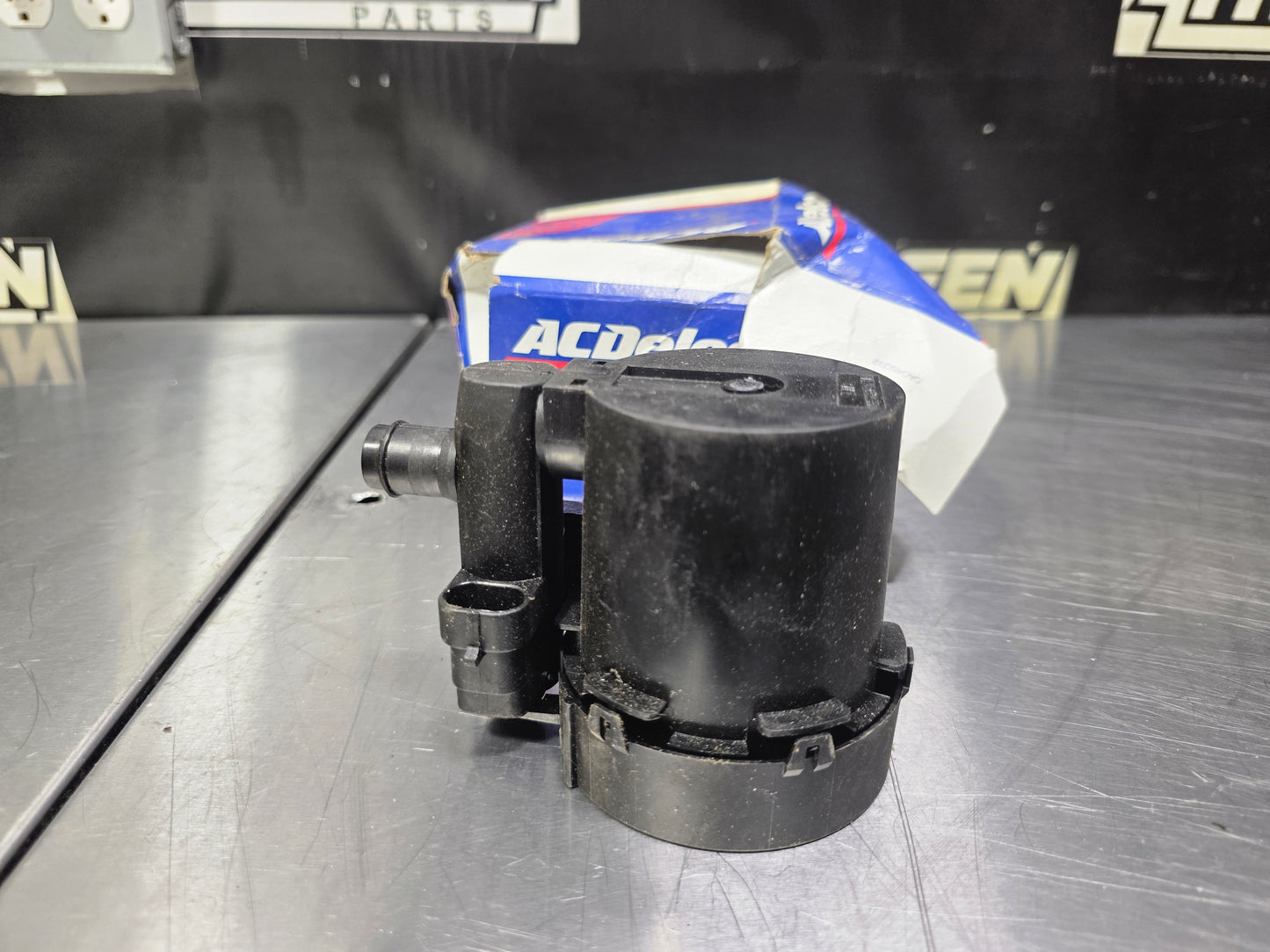 00-10 GMC CHEVY EVAP CANISTER 25932569 AC DELCO #N860