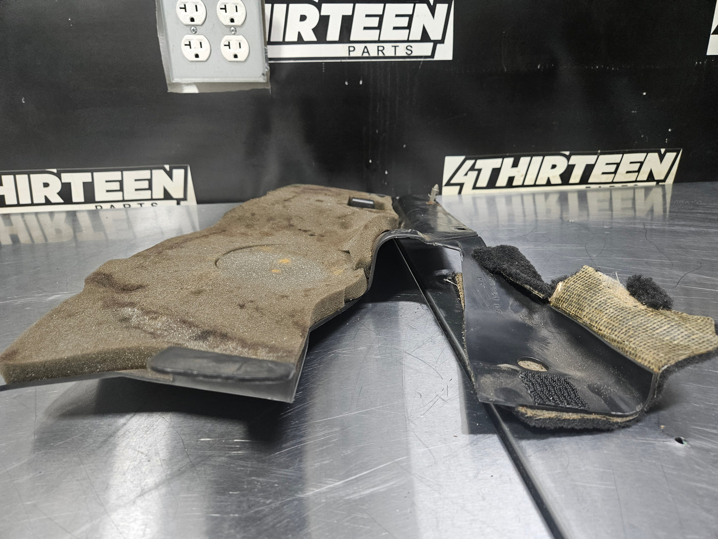 97-04 CORVETTE C5 RH LOWER HUSH PANEL 10409461 OEM #N866