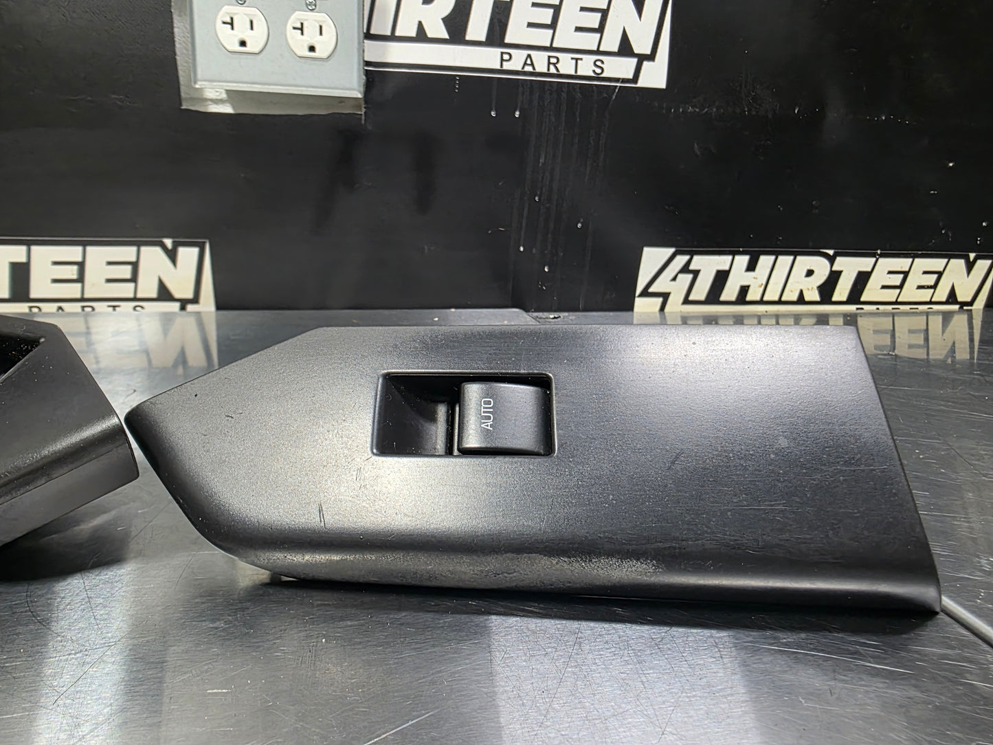 10-14 FORD MUSTANG LH&RH DRIVER AND PASSENGER  WINDOW SWITCHES OEM #N753