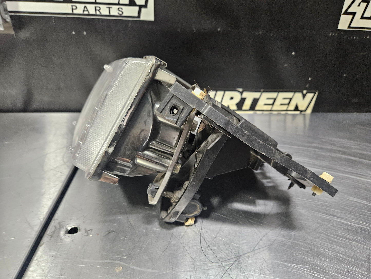 97-04 CORVETTE C5 LH DRIVER HEADLIGHT BRACKET INCOMPLETE #N880