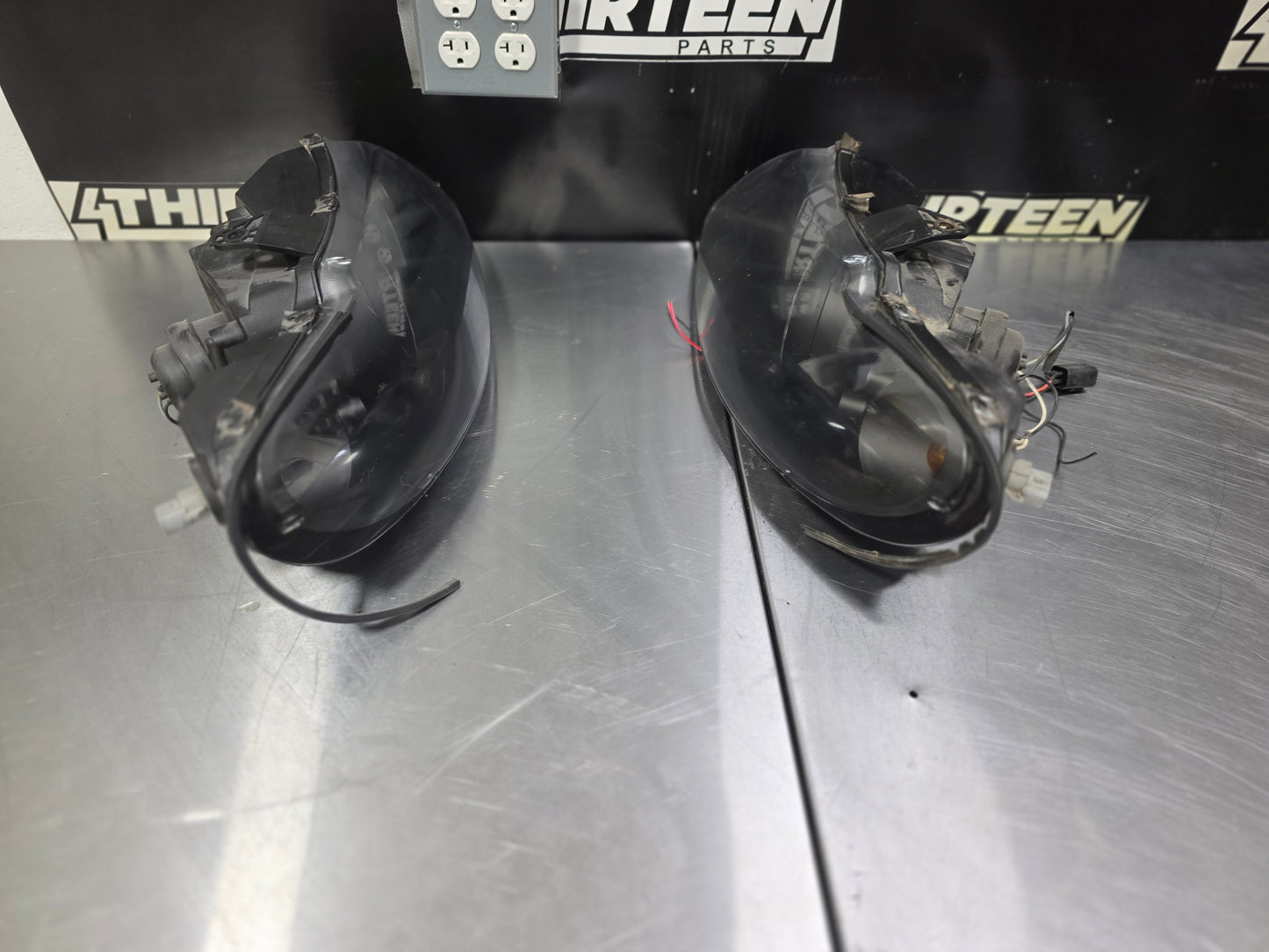 04-06 PONTIAC GTO SPYDER HALO HEADLIGHTS #N794