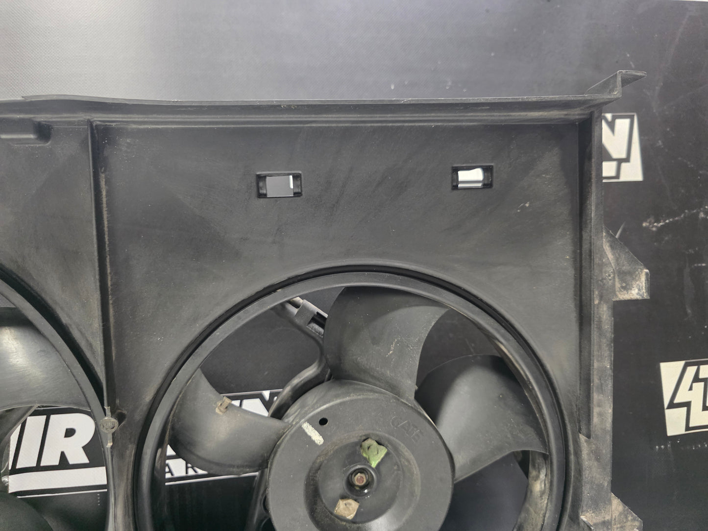 05-06 PONTIAC GTO DUAL ELECTRIC RADITOR COOLING FANS #N781