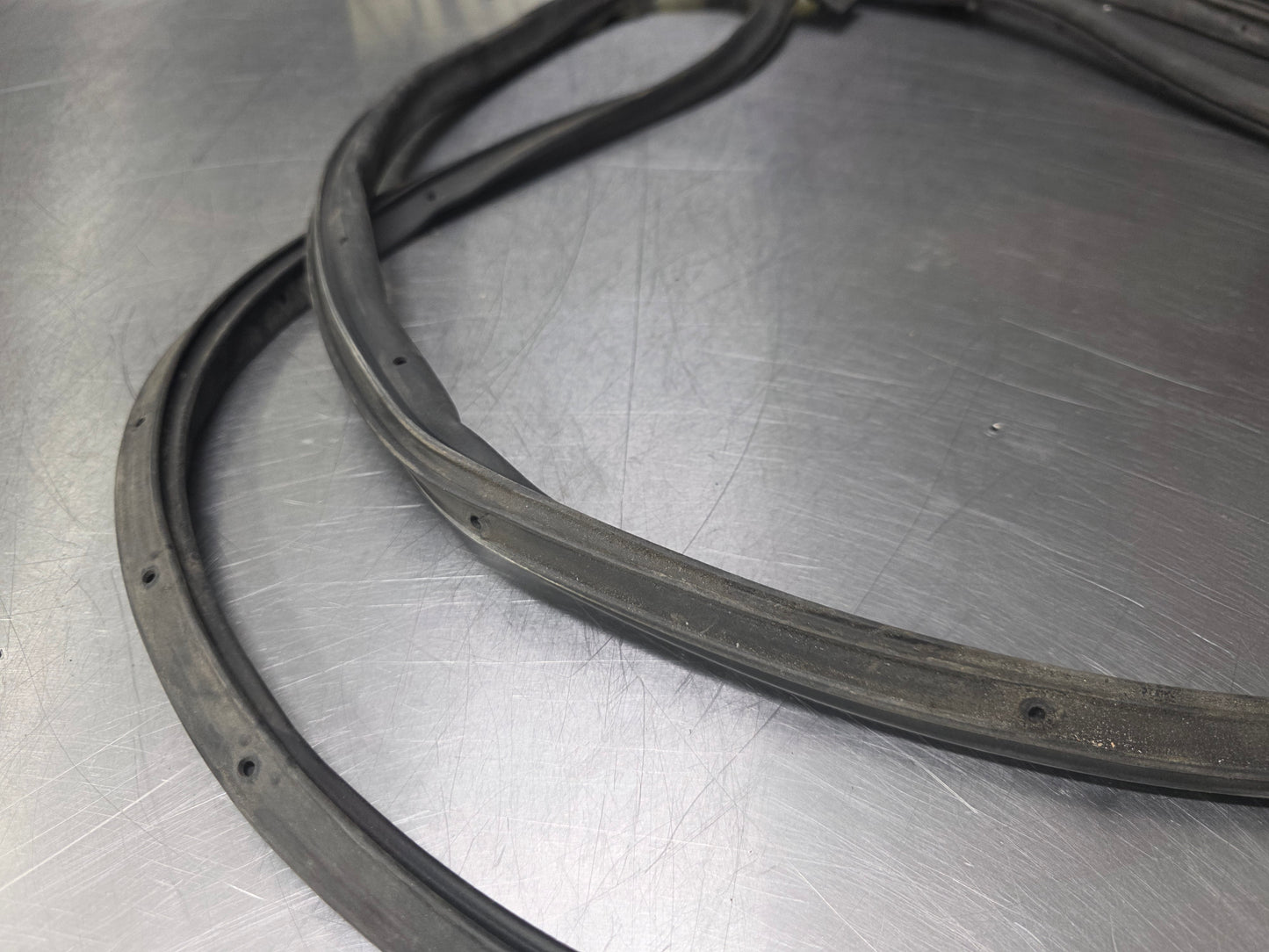 97-04 C5 CORVETTE LH DRIVER SIDE DOOR WEATHER STRIP SEAL OEM #N734