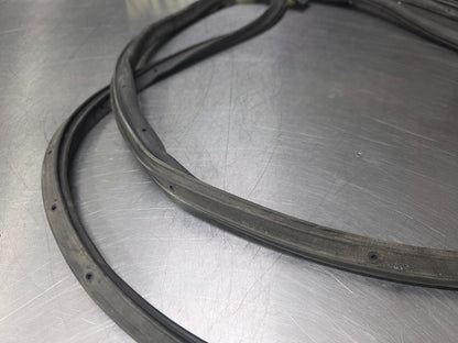 97-04 C5 CORVETTE LH DRIVER SIDE DOOR WEATHER STRIP SEAL OEM #N734