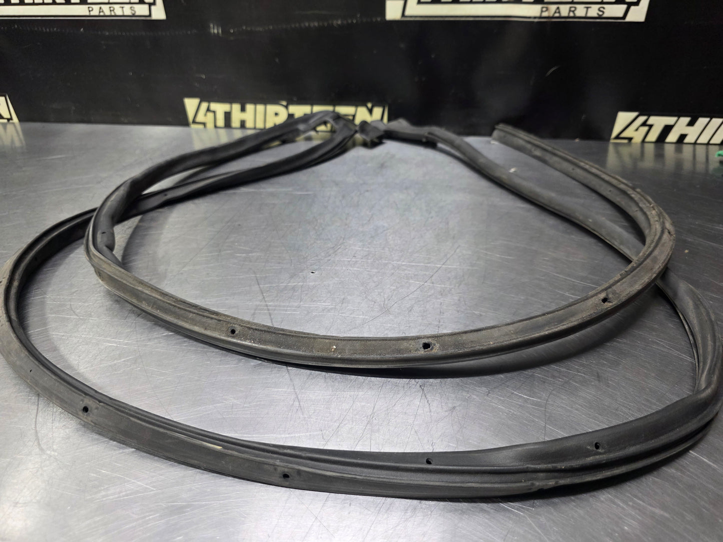 97-04 C5 CORVETTE LH DRIVER SIDE DOOR WEATHER STRIP SEAL OEM #N734