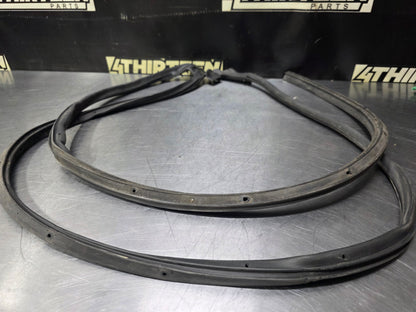 97-04 C5 CORVETTE LH DRIVER SIDE DOOR WEATHER STRIP SEAL OEM #N734