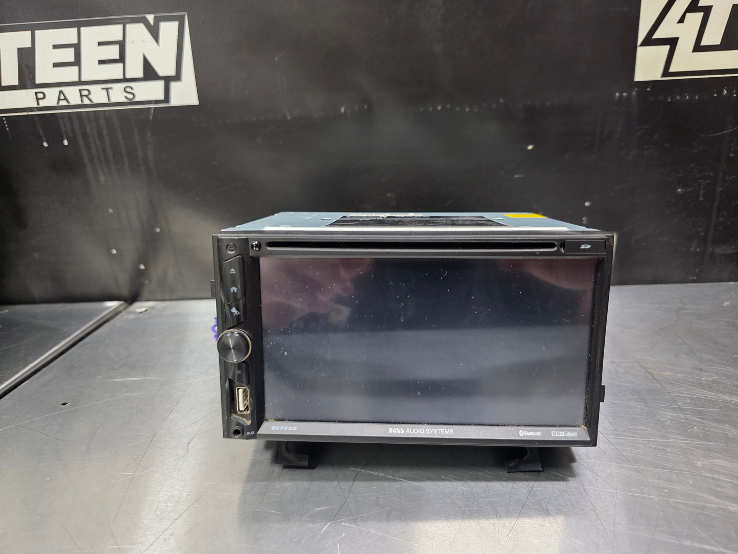 04-06 PONTIAC GTO AFTERMARKET BOSS TOUCH SCREEN RADIO W/ TRIM #N833