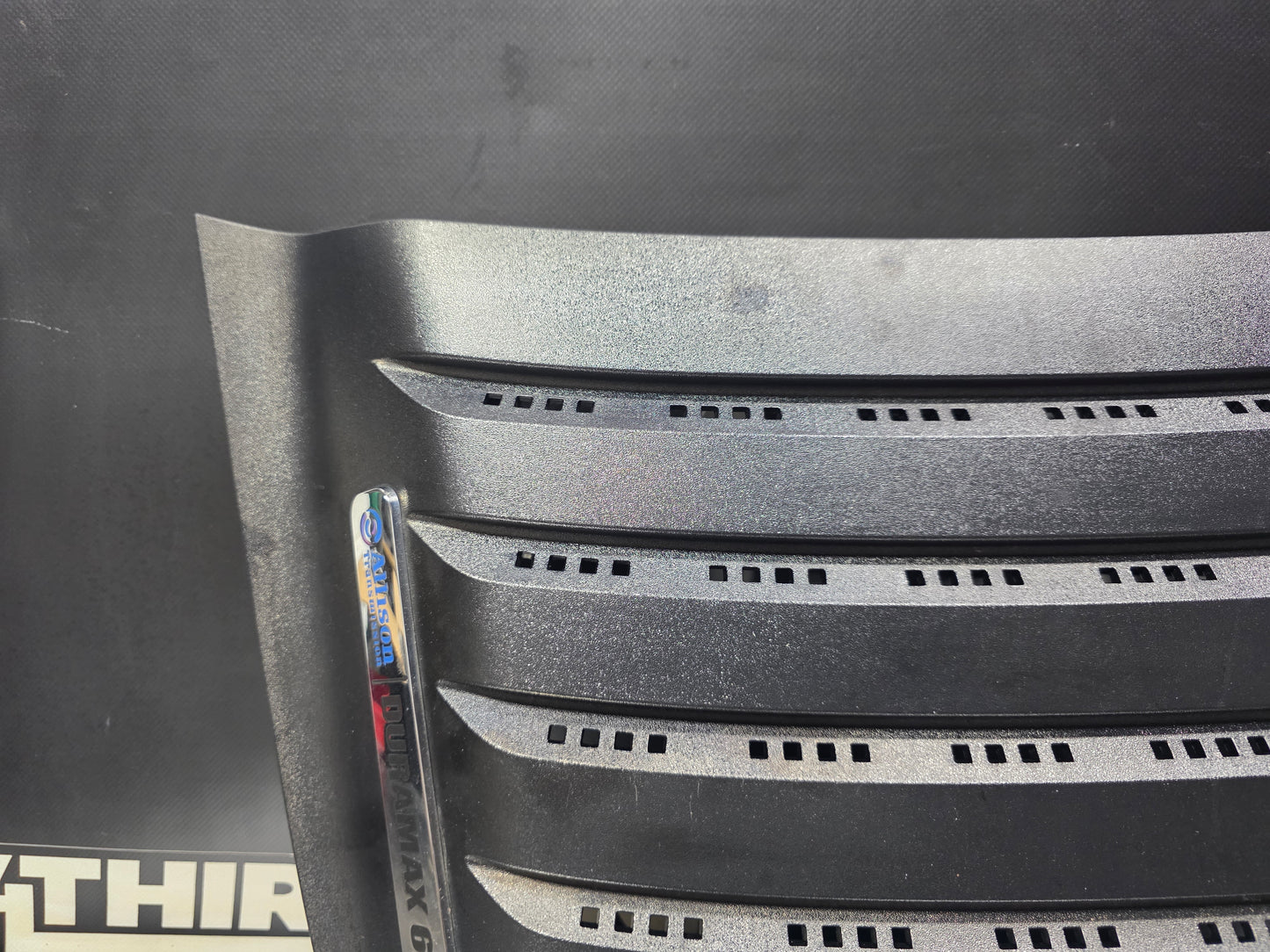 11-14 CHEVY SILVERADO 6.6L DURAMAX RH PASSENGER HOOD VENT 22753693 OEM #N786