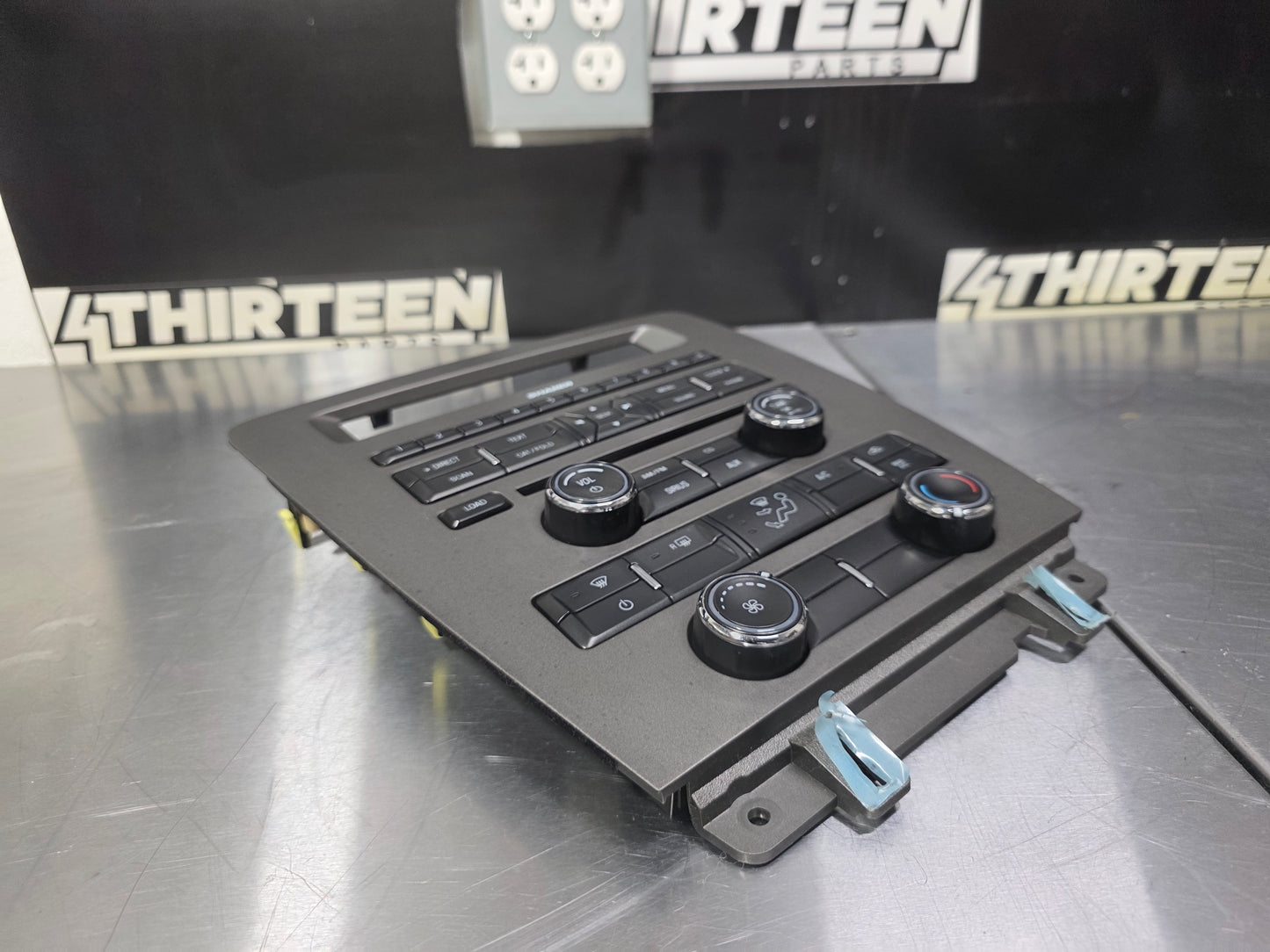 11-14 FORD MUSTANG RADIO TEMPERATURE CONTROL PANEL CR3T-18A802-JA OEM #N750