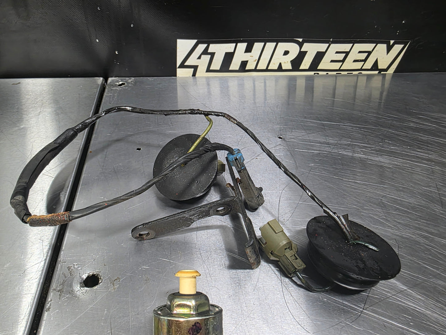 LS1 KNOCK SENSORS WITH HARNESS OEM #N817