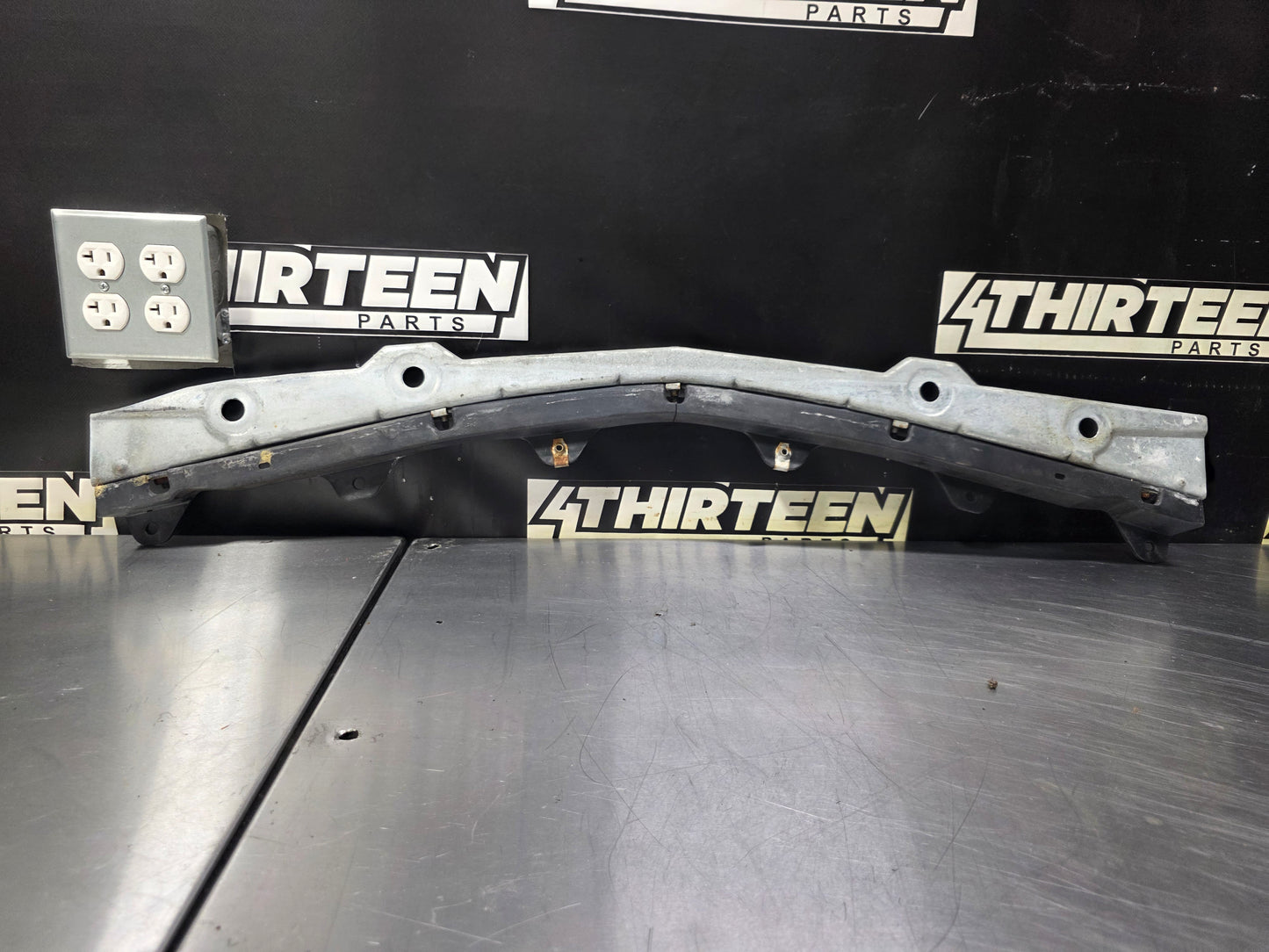 1997-2004 C5 CORVETTE USED OEM FRONT BUMPER FASCIA RETAINER 10256973 #N729
