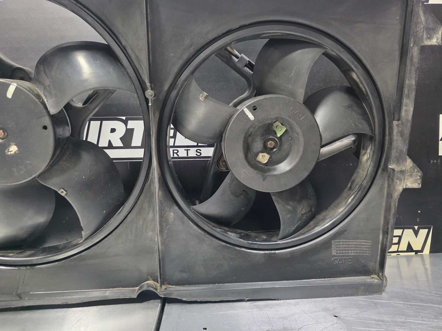 05-06 PONTIAC GTO DUAL ELECTRIC RADITOR COOLING FANS #N781