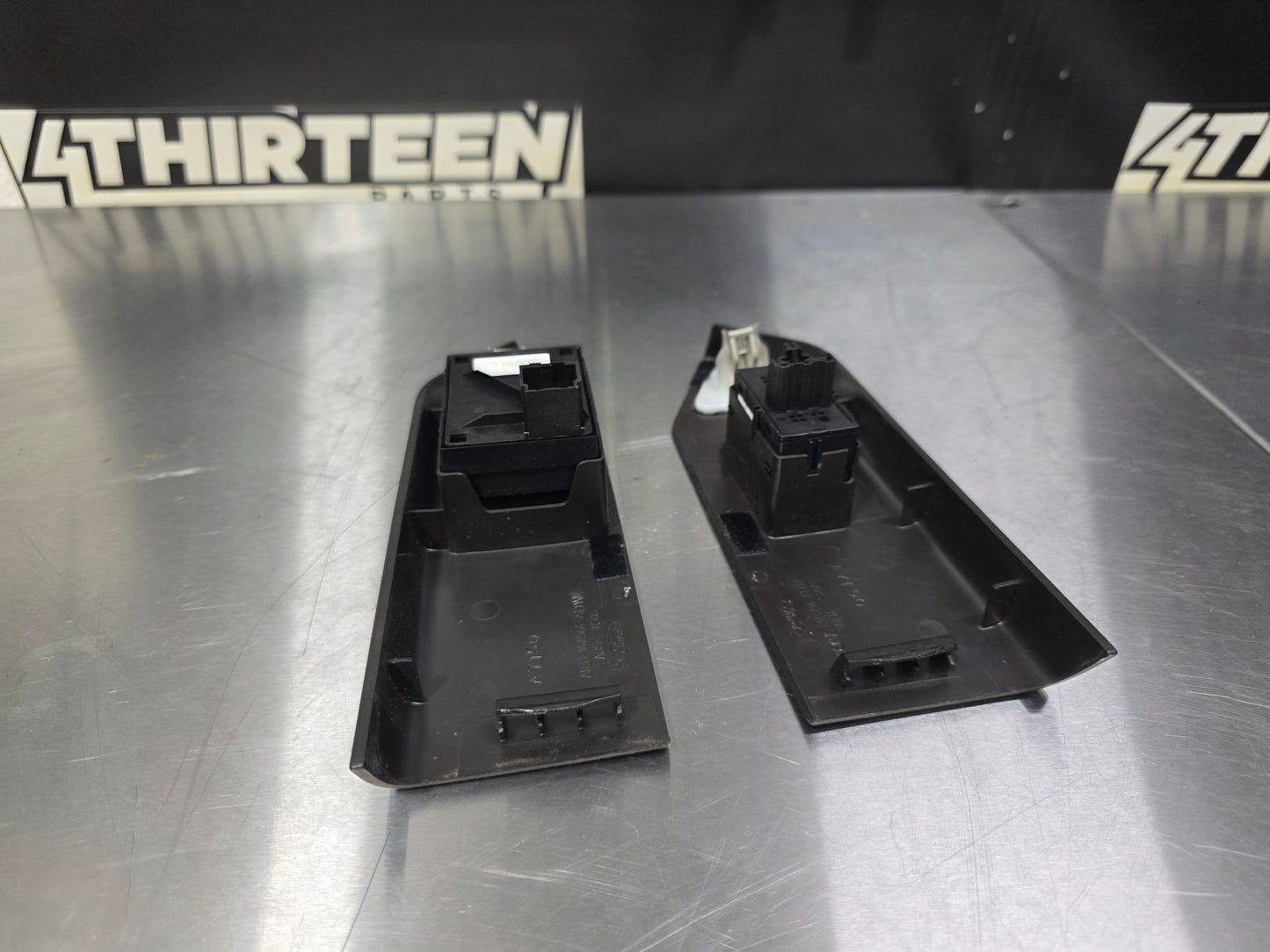 10-14 FORD MUSTANG LH&RH DRIVER AND PASSENGER  WINDOW SWITCHES OEM #N753