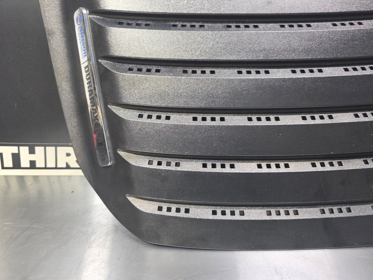11-14 CHEVY SILVERADO 6.6L DURAMAX RH PASSENGER HOOD VENT 22753693 OEM #N786