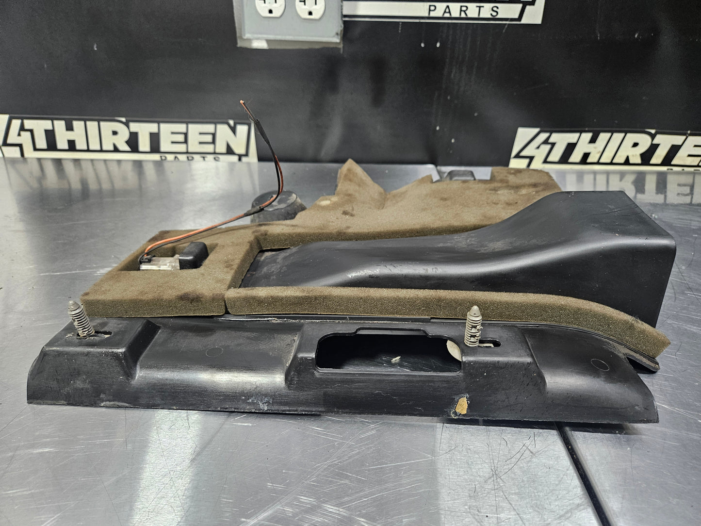 97-04 C5 CORVETTE FRONT RIGHT UNDER DASH HUSH PANEL OEM 10247542 #N867