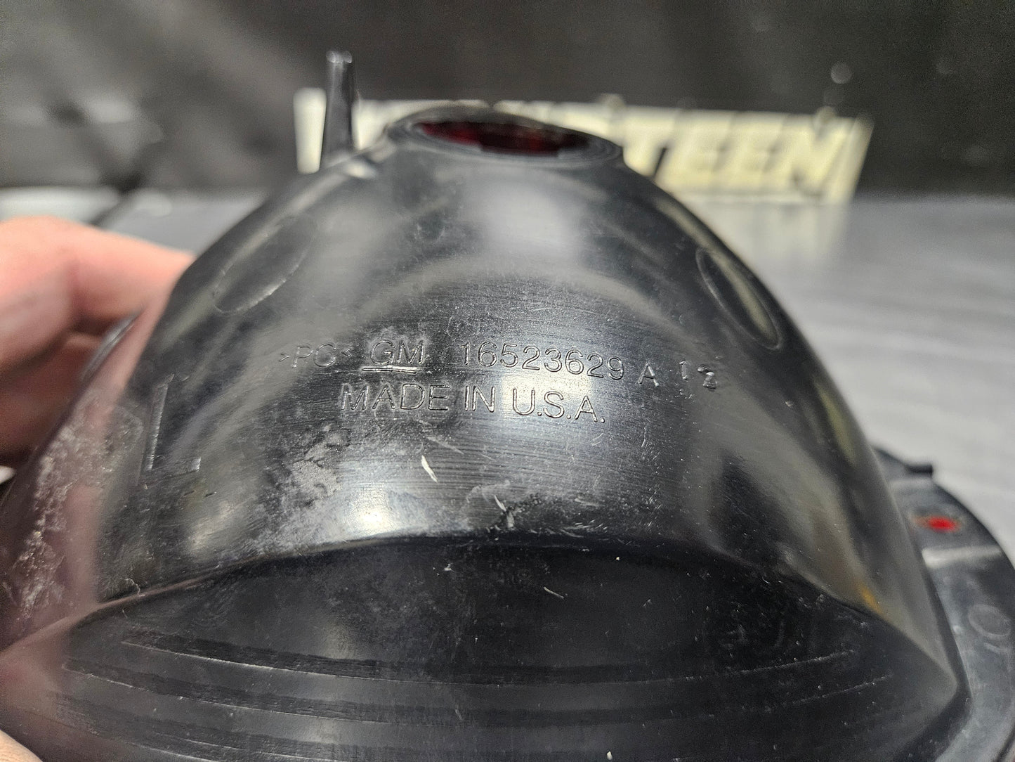 97-04 CORVETTE C5 LH TAIL BRAKE LIGHT OEM #N874
