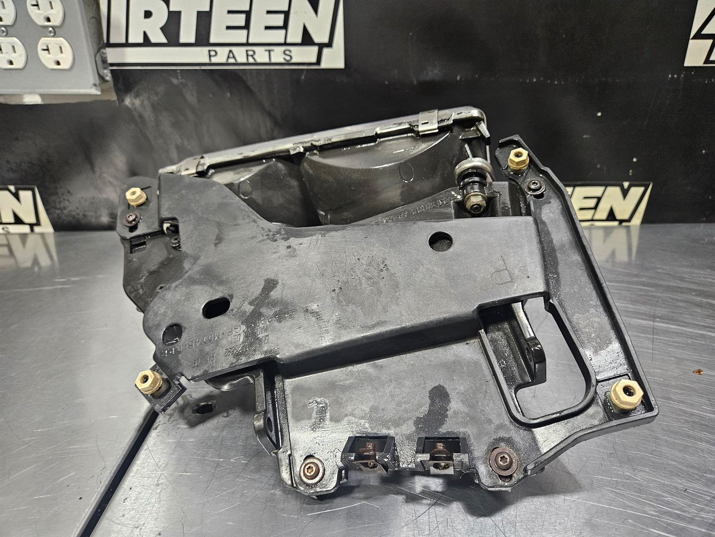 97-04 CORVETTE C5 RH PASSENGER HEADLIGHT BRACKET INCOMPLETE #N877