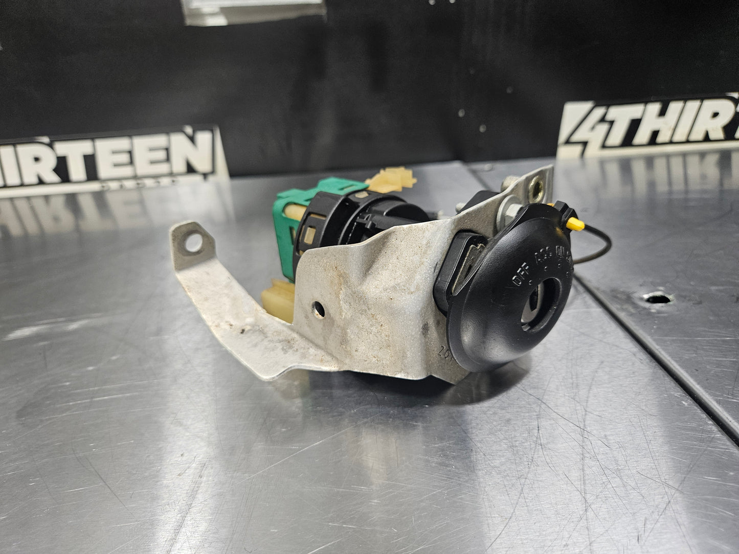 1997 - 2004 CORVETTE C5 IGNITION SWITCH W/ KEY OEM 10308321 #N871