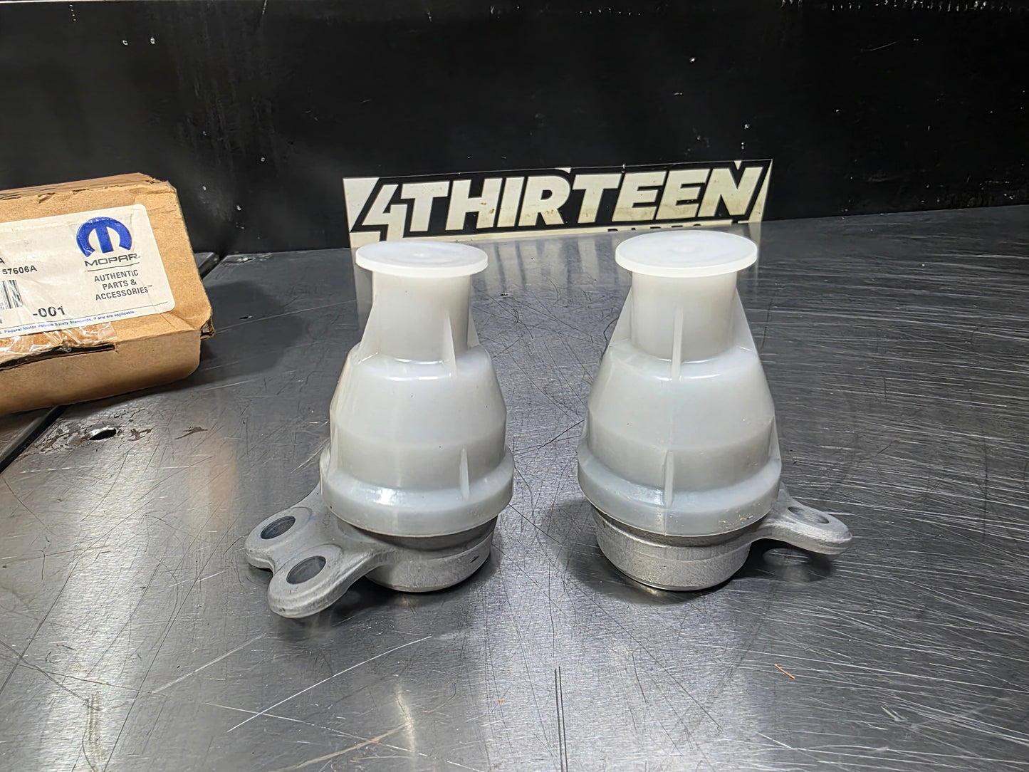 00-04 DODGE DAKOTA FRONT UPPER BALL JOINTS CEXMD471 MOPAR OEM #N857